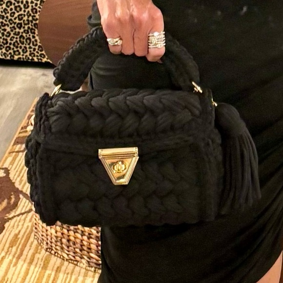 Handbag Handmade Crossbody Woven Purse NEW Black With Gold Crossbody Chain - Picture 6 of 9